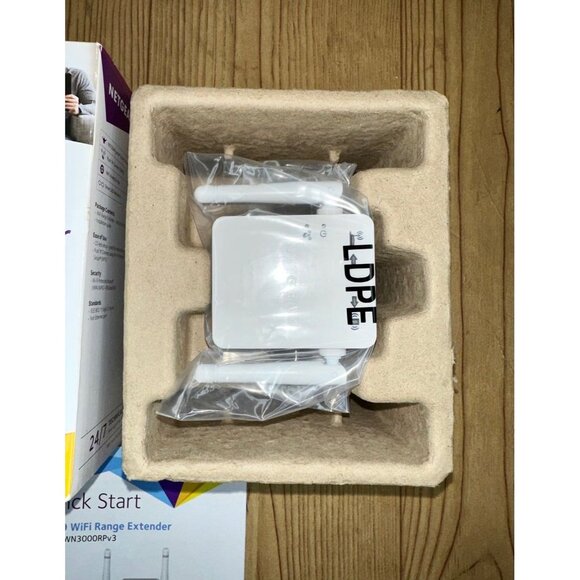 NETGEAR N300 WiFi Range Extender EX2700 Signal Booster up to 300 Mbps - Open Box - Picture 2 of 4